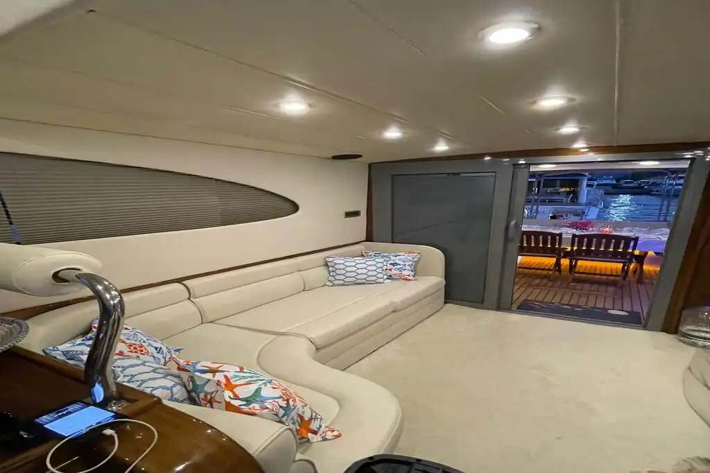 LUNA YACHT
